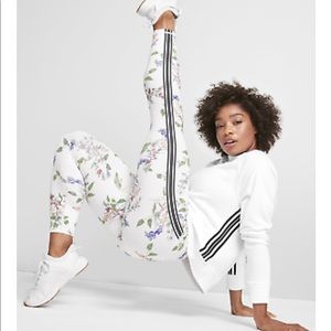 Athleta contender blossom 7/8 tight medium